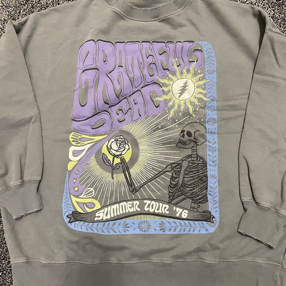 American Eagle sweatshirt